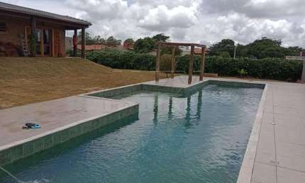 Casa em condomínio fechado com 3 quartos à venda na Rua Cinco, Chácara de Recreio Jardim Alvorada, Botucatu, 350 m2 por R$ 1.490.000