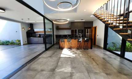 Casa com 4 quartos à venda na Rua Tupinambás, Jardim Itamaraty, Lençóis Paulista, 310 m2 por R$ 2.100.000