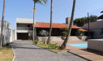 Casa em condomínio fechado com 5 quartos para alugar na Avenida Getúlio Vargas, Samambaia Parque Residencial, Bauru, 540 m2 por R$ 10.000