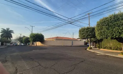 Casa com 3 quartos à venda na Rua Xingu, Vila Brunhari, Bauru, 250 m2 por R$ 900.000