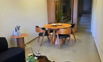 Casa com 3 quartos para alugar na Avenida Mário Ranieri, Residencial Jardins do Sul, Bauru, 220 m2 por R$ 8.000