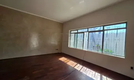 Casa com 3 quartos para alugar na Rua Salvador Filardi, Vila Souto, Bauru, 363 m2 por R$ 2.700
