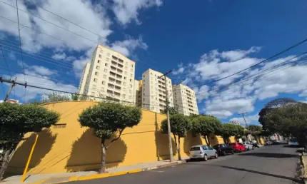 Apartamento com 3 quartos para alugar na Rua Eduardo Vergueiro de Lorena, Vila Aeroporto Bauru, Bauru, 60 m2 por R$ 1.500