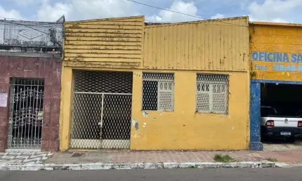 Casa à venda por R$ 450.000,00 - Centro - João Pessoa/PB