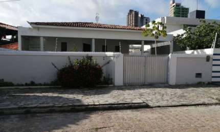 Casa com 3 dormitórios à venda, 180 m² por R$ 820.000,00 - Aeroclube - João Pessoa/PB