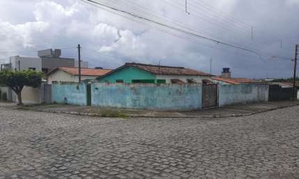 Casa com 3 dormitórios à venda por R$ 200.000 - Funcionários II - João Pessoa/PB