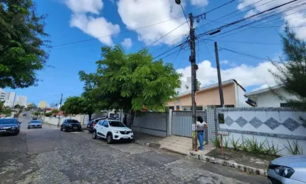 Casa com 3 dormitórios à venda por R$ 650.000 - Expedicionários - João Pessoa/PB