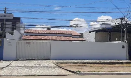 Casa com 3 dormitórios à venda, 143 m² por R$ 830.000 - Bessa - João Pessoa/PB