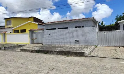 Casa com 3 dormitórios à venda por R$ 270.000 - Ernani Sátiro - João Pessoa/PB