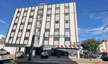 Apartamento com 3 dormitórios para alugar, 80 m² por R$ 3.175,01/mês - Centro - Londrina/PR