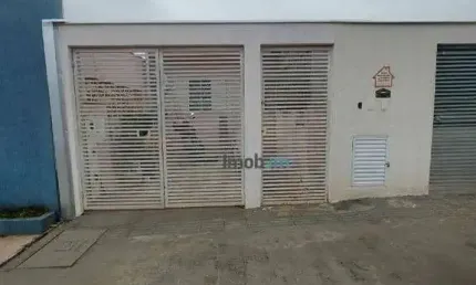 Casa com 3 dormitórios para alugar, 130 m² por R$ 2.000,00/mês - Jardim Presidente - Londrina/PR