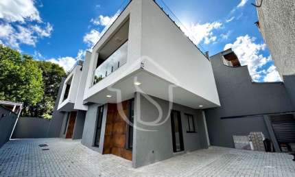 Casa com 3 quartos à venda na Travessa Ferreira, 20, Uberaba, Curitiba