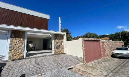 Sobrado Geminado para Venda em Florianópolis, Ingleses do Rio Vermelho, 3 dormitórios, 1 suíte, 2 banheiros, 2 vagas