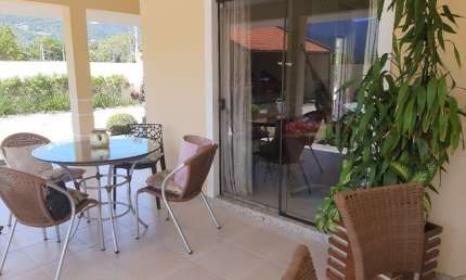 Casa com  4 dormitórios, sendo 3 suítes, 2 pavimentos - Santo Amaro da Imperatriz