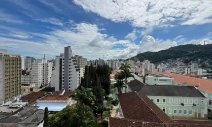 Apartamento 04 dormitórios, 2 garagens- próximo colégio coração de jesus