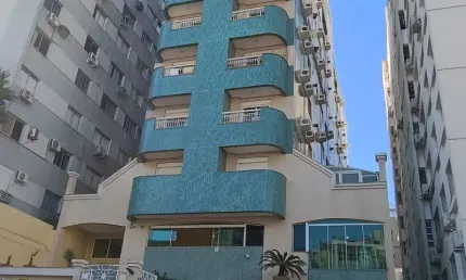 Apartamento com 2 dormitórios e 1 vaga, centro florianópolis,