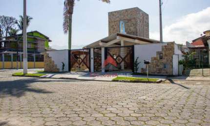 Casa com 3 dormitórios à venda, 220 m² por R$ 1.950.000,00 - Indaiá - Caraguatatuba/SP