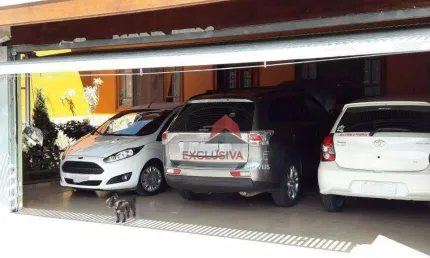 Casa com 5 dormitórios à venda, 260 m² por R$ 1.300.000,00 - Villa Branca - Jacareí/SP
