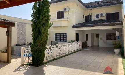 Casa com 3 quartos à venda na Rua Bento Teixeira, Loteamento Villa Branca, Jacareí