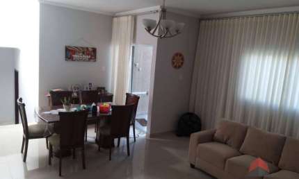 Casa com 3 dormitórios à venda, 174 m² por R$ 780.000,00 - Villa Branca - Jacareí/SP