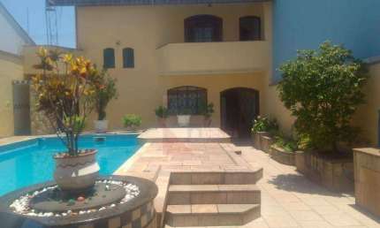 Casa com 5 dormitórios à venda, 370 m² por R$ 1.350.000 - Vila Santa Catarina - Americana/SP
