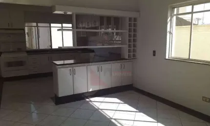 Lindo sobrado com 4 dormitórios (2 suites) à venda, 300 m² (de construção) por R$ 860.000 - Vila Cordenonsi - Americana/SP