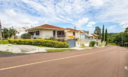 Casa à venda com 3 quartos e 3 vagas no Vista Alegre