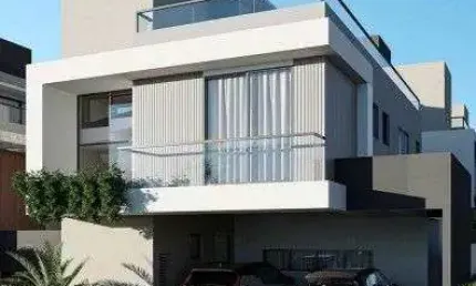 Sobrado Alto Padrão com 3 Suítes e Quintal Amplo em Santa Felicidade