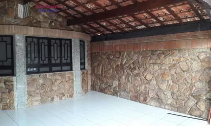 Casa Padrão para Venda em Vila Tupi Praia Grande-SP