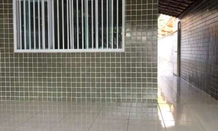 Casa Padrão para Venda e Aluguel em Vila Guilhermina Praia Grande-SP