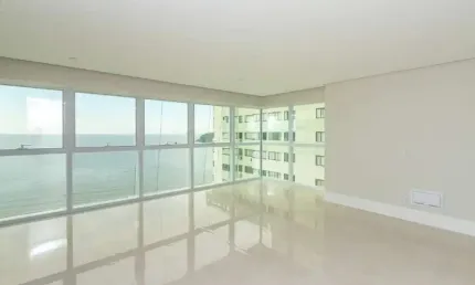 Apartamento no Ed. One Tower em Balneário Camboriú.