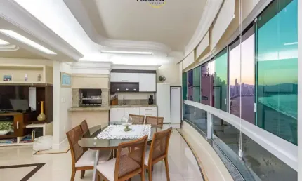 Apartamento Frente Mar no Edificio Villa Cora em Balneário Camboriú