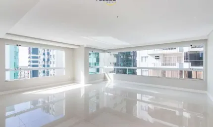 Apartamento no Ed. Cidade Jardim em Balneário Camboriú.