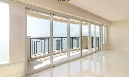 Apartamento à venda no Ed. Aurora em Balneário Camboriú.