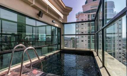 Cobertura 4 quartos mobiliada à venda no Edifício Grand Royale em Balneário Camboriú