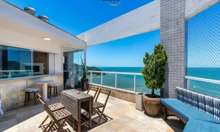 Cobertura à venda na quadra mar de Balneário Camboriú com 4 suítes