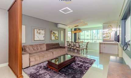Apartamento à venda no centro de Balneário Camboriú com 3 suítes