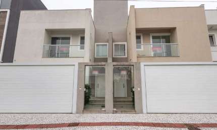 Casa à venda em Balneário Camboriú na Praia dos Amores