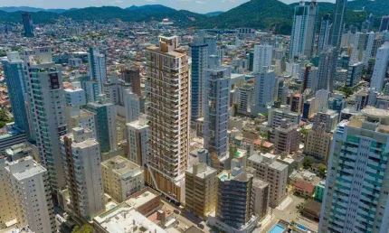 Apartamento à venda na planta na 2ª Quadra de Balneário Camboriú