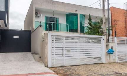 Sobrado 3 quartos à venda na Praia dos Amores Balneário Camboriú