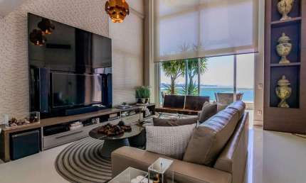 Apartamento frente mar com 04 suítes à venda em Balneário Camboriú.