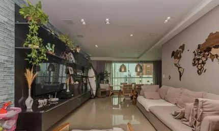 Apartamento com 02 suítes no Centro de Balneário Camboriú.