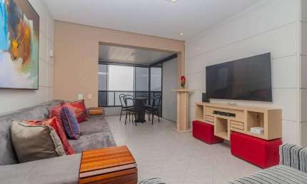 Apartamento com 04 dormitórios, frente mar à venda no Centro de Balneário Camboriú.