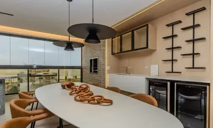Apartamento à venda com 03 suítes e vista para o mar na praia brava.