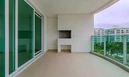Apartamento à venda com 04 suítes e vista para o mar na Praia Brava.