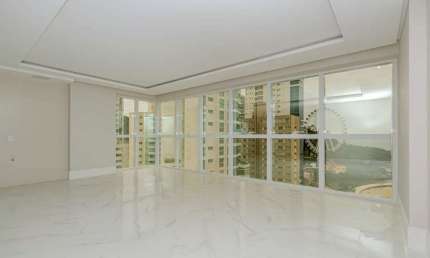 Apartamento à venda com 04 suítes e vista para o mar em Balneário Camboriú.