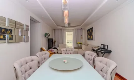 Apartamento à venda com 04 dormitórios no Centro de Balneário Camboriú.