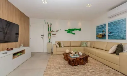 Apartamento diferenciado à venda com 03 suítes na praia brava.
