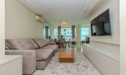 Apartamento à venda com 03 dormitórios em Balneário Camboriú.