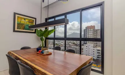 Este elegante imóvel, com 138m² de área privativa, está à venda no Edifício Solar di Siena